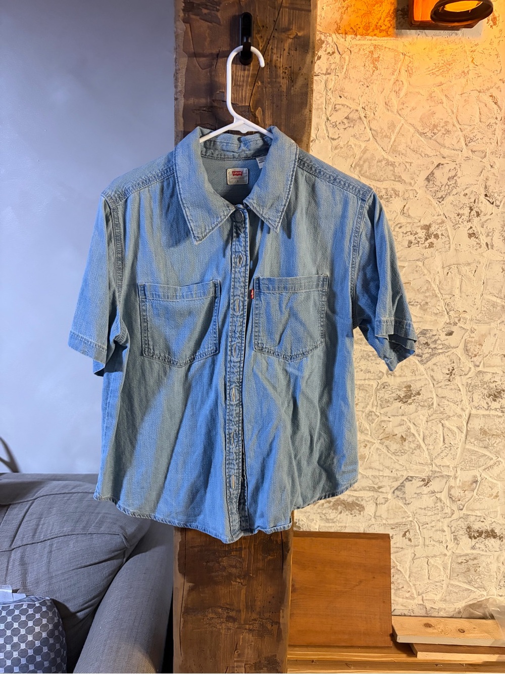 Levi’s short sleeve denim button down top Small